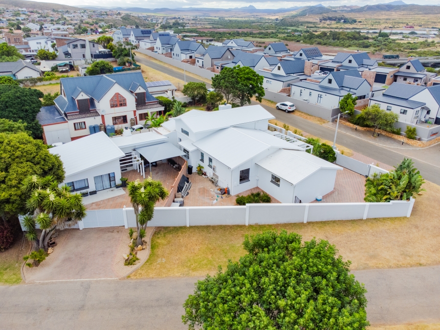 5 Bedroom Property for Sale in Hartenbos Central Western Cape